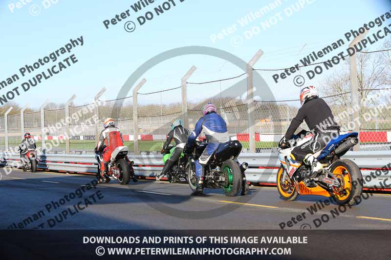 donington no limits trackday;donington park photographs;donington trackday photographs;no limits trackdays;peter wileman photography;trackday digital images;trackday photos